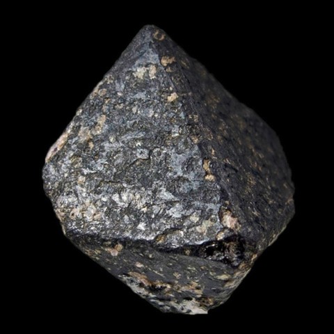 Chromite de Hangha, Kenema District, Eastern Province, Sierra Leone © Rob Lavinsky