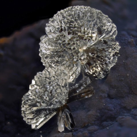 Phillipsite de la Roca-Neyra, Perrier, Puy-de-Dôme, France © Frédéric Hède