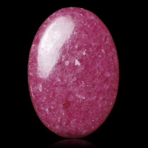 Rhodonite en cabochon de Madagascar