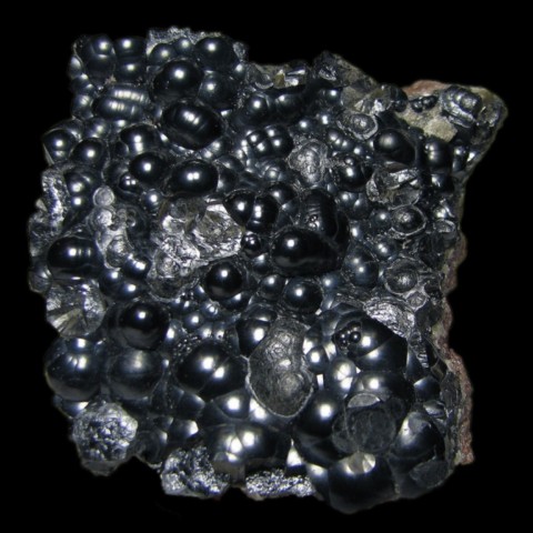 Uraninite botryoïdale de Pribram, République Tchèque © Christopher O'Neill