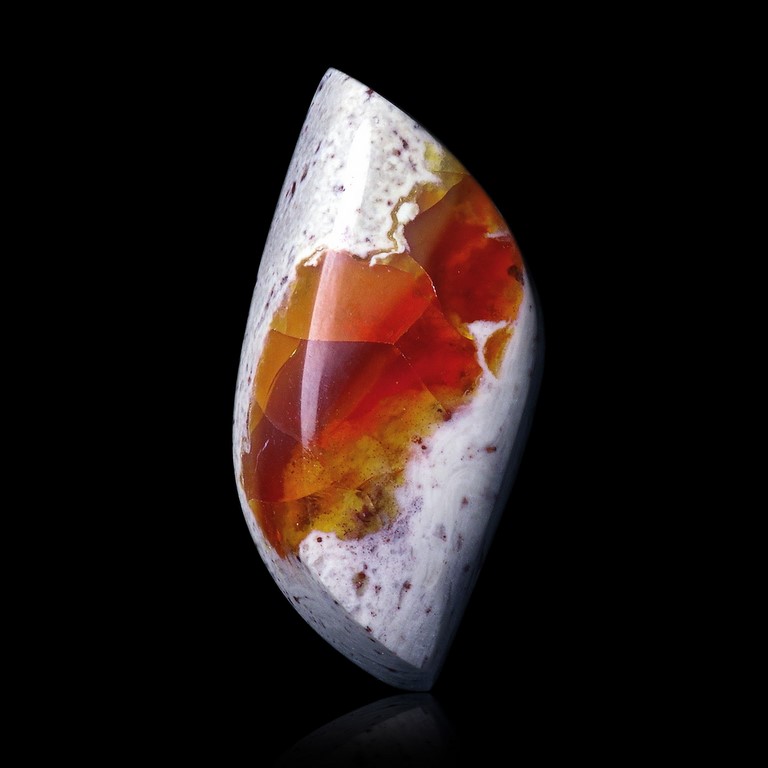 Fire opal 7,76 ct (GEM-BC1261)