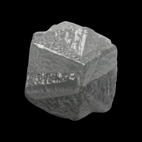 Diamant brut maclé