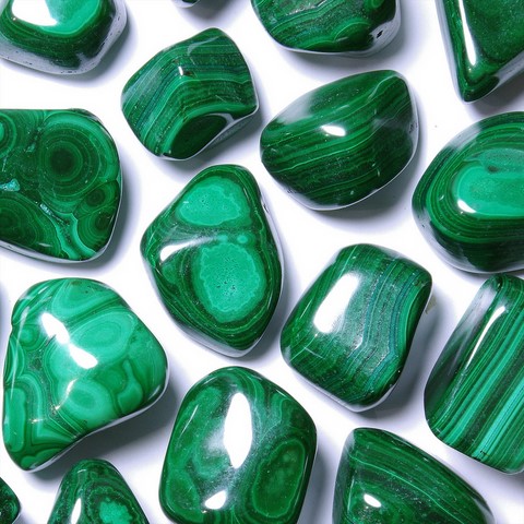 Malachite Chakra du coeur - ANAHATA - Crampes, accouchement, sexe, tension, fractures, vertiges, yeux, pancréas, rate, foie, estomac, intestin, digestion, système nerveux, cicatrisation, anti-inflammatoire, entorse, détox, rêve, imagination, humeur, protection, confiance, responsabilité