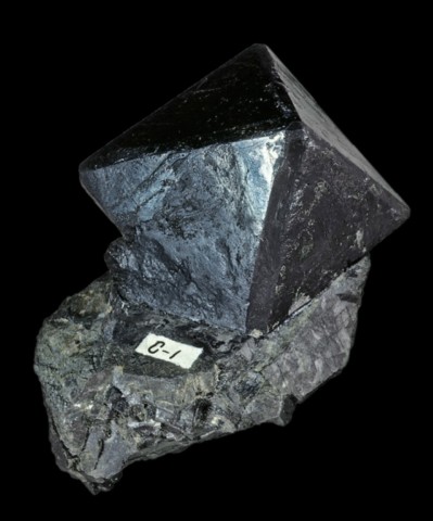 Franklinite de Franklin Mine, Franklin, Sussex County, New Jersey, USA © Rock Currier