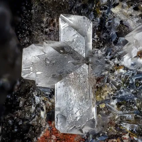 Gismondite maclée de Caspar Quarry, Ettringen, Allemagne © Volker Heck