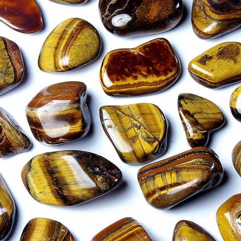 tiger's eye Solar plexus chakra - MANIPURA - Root chakra - MULADHARA - Third eye chakra - AJNA - Legs, pancreas, blood pressure, healing, fatigue, digestion, lungs, eyes, protection, empathy, will, fear, serenity, stress, self-confidence, depression, memory